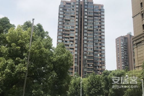 上海灘花園優(yōu)點 不足,上海灘花園怎么樣,上海灘花園周邊房產(chǎn)中介經(jīng)紀人評價